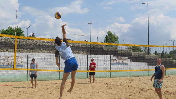 W Piotrkowie otwarto Centrum Siatkówki Plażowej