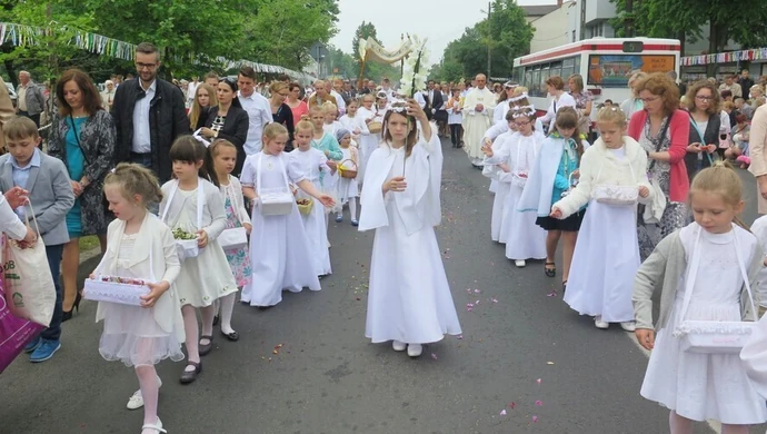 Święto Bożego Ciała na ulicach Piotrkowa Trybunalskiego [GALERIA]