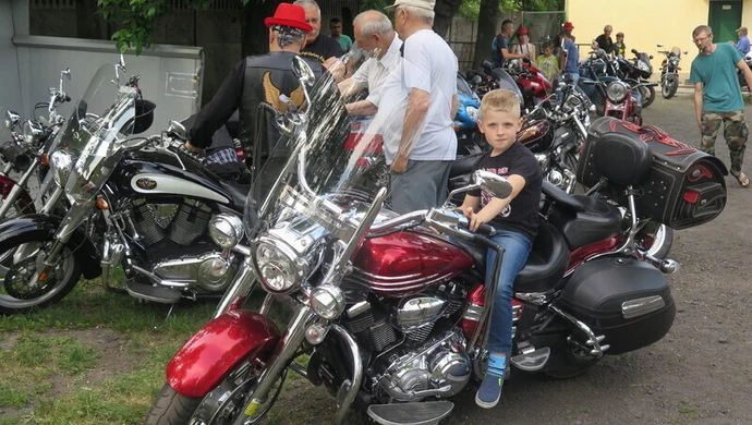 Z pasji do motoryzacji - szósty Motofestyn w Moszczenicy