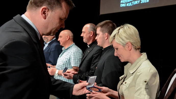 Wyróżnienia dla działaczy kultury