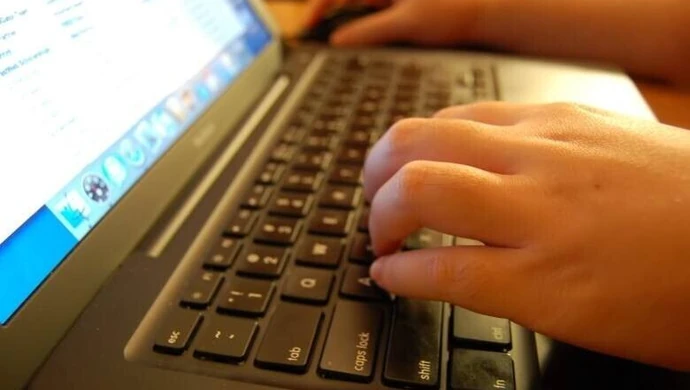 Szukał bratniej duszy, a wyłudził od kobiety 30 tysięcy