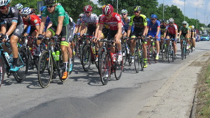 Przemknęli ulicami miasta