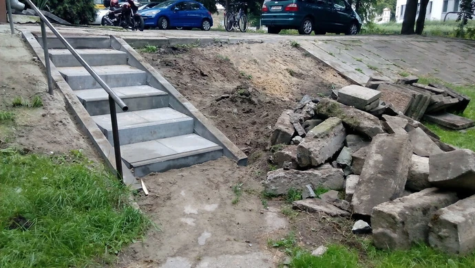 Remontują schody – wreszcie