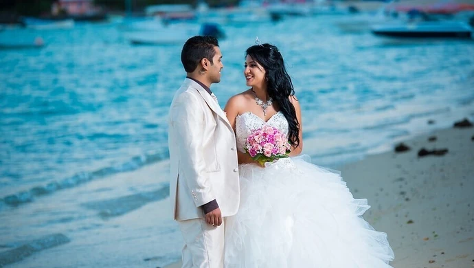 Tylko dwa śluby zawarte poza USC