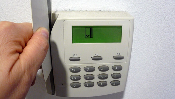 O identyfikacji pracowników słów kilka