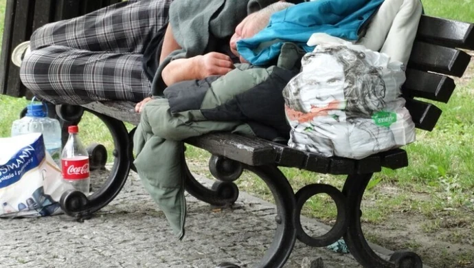 Mistrzyni na dnie. Koleżanki z drużyny chcą jej pomóc