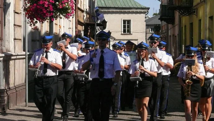 Orkiestry zagrały na Rynku Trybunalskim