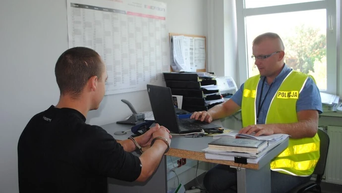 Ukradł samochód i spowodował kolizję