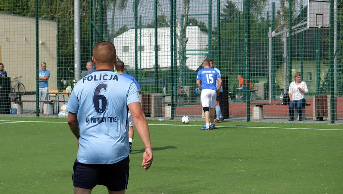Mundurowi grali w piłkę