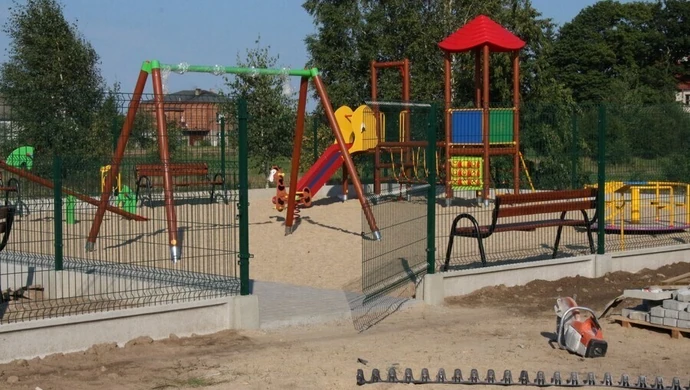 Wola Krzysztoporska: Kompleksy sportowe w sześciu miejscowościach