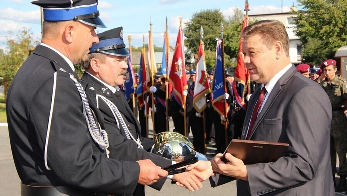 Strażacy z Bujen świętowali 90-lecie istnienia jednostki