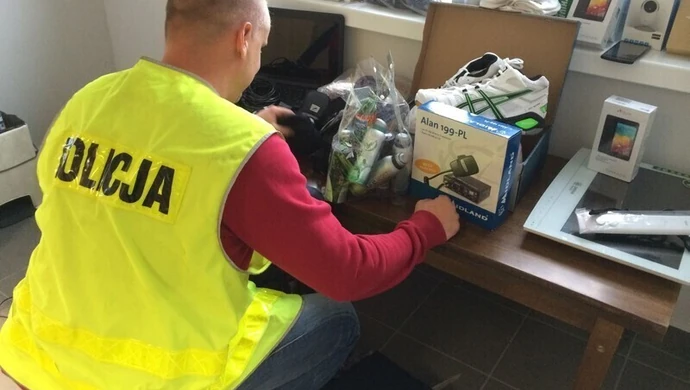 Okradali przesyłki kurierskie 