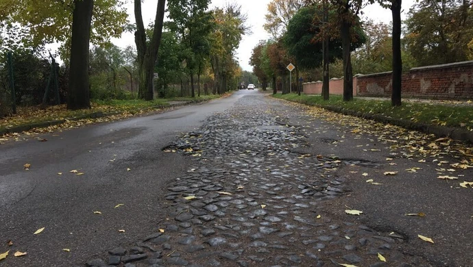 Zamiast kamieni będzie asfalt 