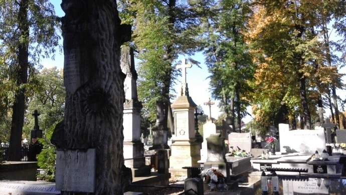 Piotrkowskie Powązki - znane i nieznane 