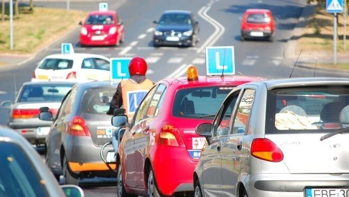 Nie będzie zmian w przepisach dla młodych kierowców?