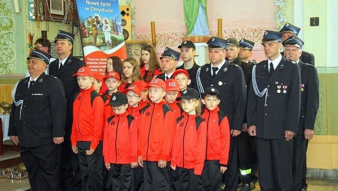 Młodzi ochotnicy z Parzniewic dostali legitymacje