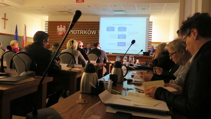 Nadzwyczajna dyskusja o ciepłownictwie w Piotrkowie 