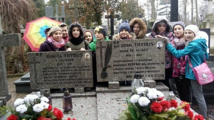 Ruszyli śladami cichociemnych 