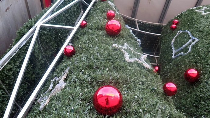 Sztuczna choinka już w Piotrkowie