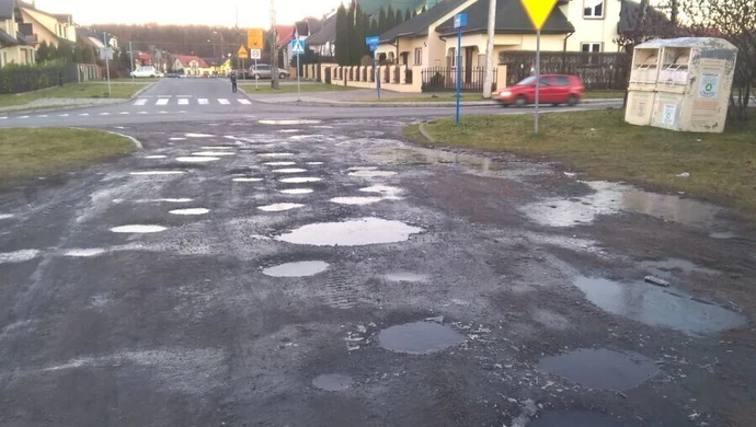 Na Rusałki nadal dziura na dziurze 