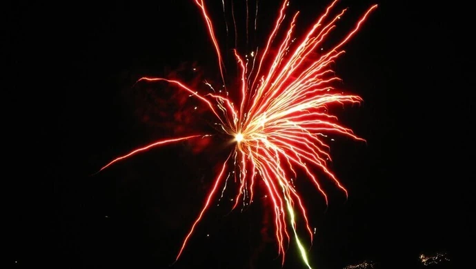 O północy fajerwerki z wieży ciśnień 