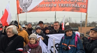 &#8222;To jest wsparcie dla PiS, Beaty Szydło i dla naszego prezydenta Andrzeja Dudy&#8221; - piotrkowianie w Strasburgu 