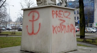 Pomnik żołnierzy zniszczony