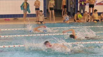 Rywalizowali na pływalni 