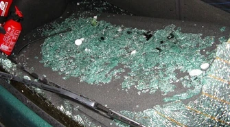 Widziałeś jak wybijali szyby w samochodach? 