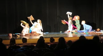 Młodzi aktorzy w piotrkowskim MOK