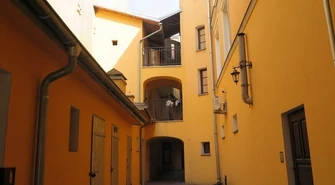 Podwórka Starego Miasta w Piotrkowie 