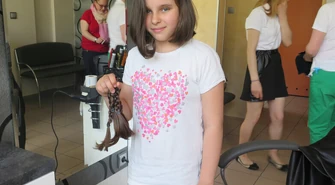 "Daj włos" na peruki dla osób po chemioterapii