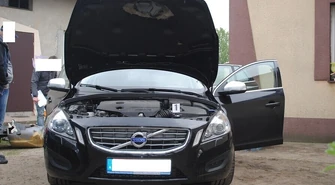 Chcieli wyłudzić odszkodowanie- sfingowali kradzież volvo 