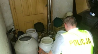 Kradziony prąd był mu potrzebny do pędzenia bimbru 