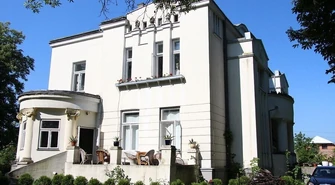 Znawcy dworów, pałaców, willi spotkali się w Woli Krzysztoporskiej