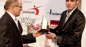 Zagrał z lewą kartą?