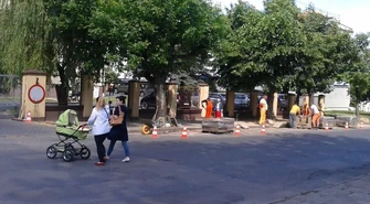 Remontują chodnik przy Metalplaście