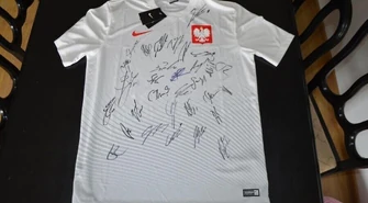 Koszulka z autografami naszej reprezentacji może być Twoja! 