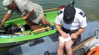 Służby czuwają na Zalewie Sulejowskim