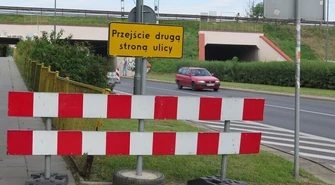 Uwaga kierowcy i piesi! Robotnicy uszczelniają wiadukt 