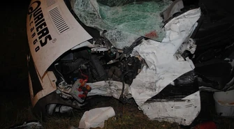 Czołowe zderzenie mercedesa i citroena