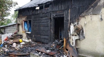 Spłonął dom siedmioosobowej rodziny. Potrzebna pomoc [AKTUALIZACJA]