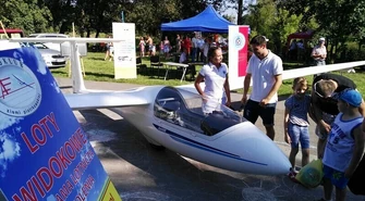 Szybowiec "wylądował" na przystani PCK w Tomaszowie 