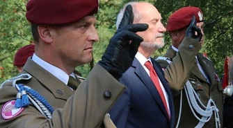 Minister Macierewicz na Górach Borowskich w gm. Wola Krzysztoporska 