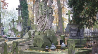 Trwa kwesta na ratowanie zabytkowych nagrobków 