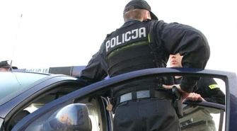 Pijany 49-latek szedł środkiem jezdni 