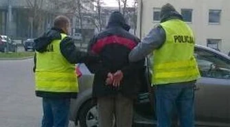 Zwyrodnialec, który zakopał psa żywcem jest już w rękach policji. Jaka kara go czeka? 