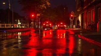 Polscy kierowcy coraz ostrożniejsi?