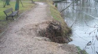 Spacer w parku po zmroku wykluczony
