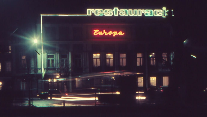 Niezapomniany urok piotrkowskich neonów